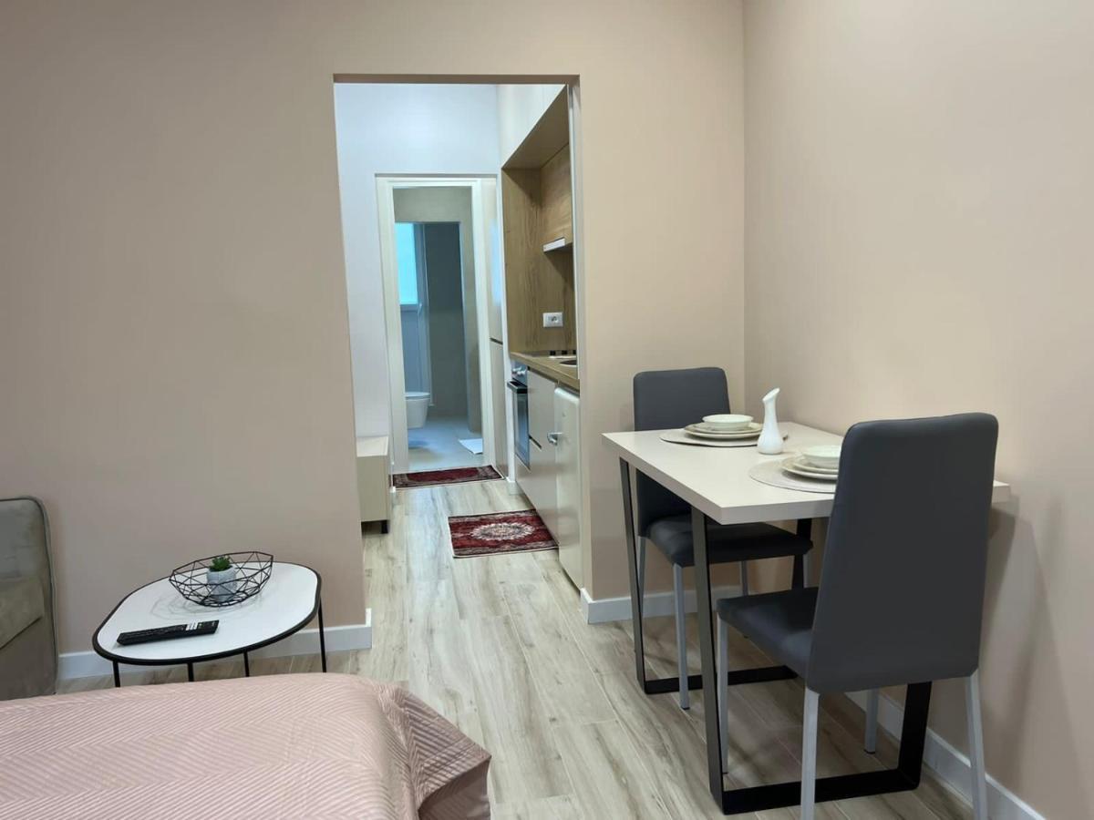 Smart Home , Lovely Apartment In Tiranë Ngoại thất bức ảnh